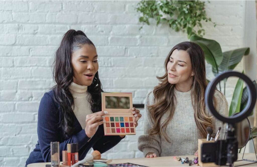 Deinfluenciranje: kako online beauty gurui pridobiju povjerenje sljedbenika objavljivanjem negativnih recenzija Deinfluenciranje, De-influencing