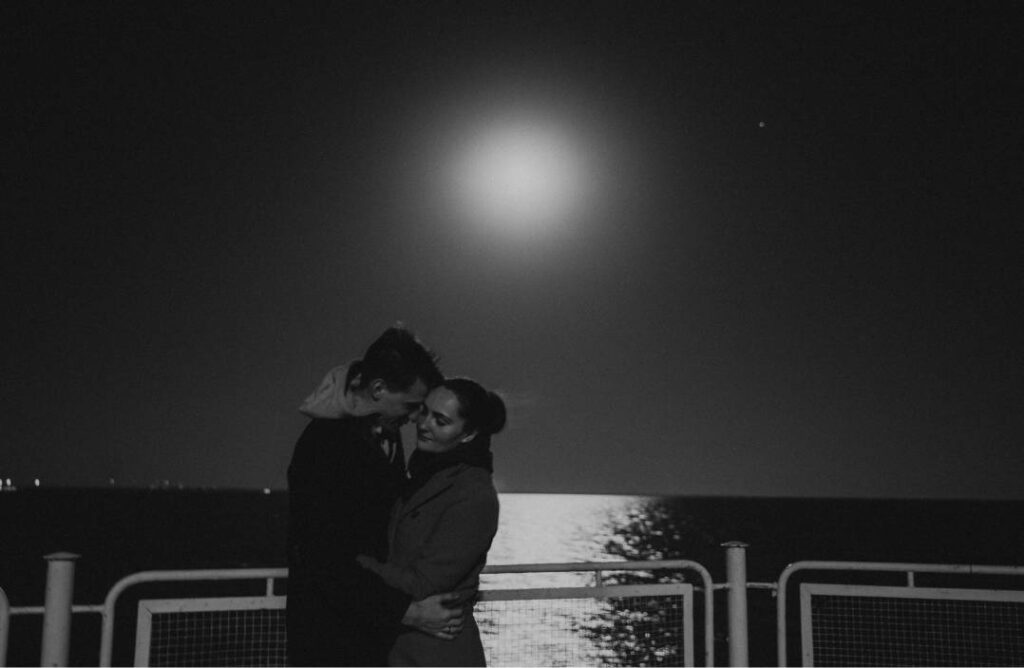 Katarina Solomun: Susret na jezeru u noći punog Mjeseca Susret na jezeru u noci punog Mjeseca