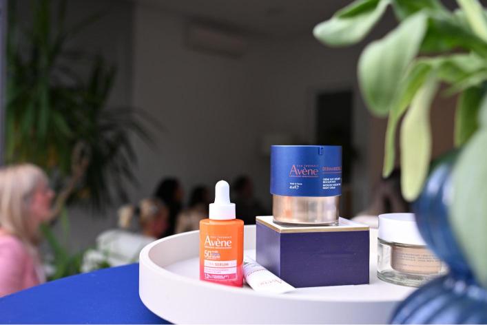 Avène DermAbsolu noćna krema za preoblikovanje.