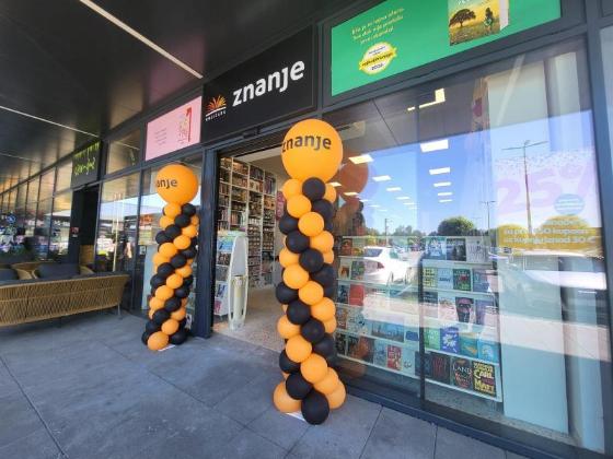 Knižara Znanje u Retail Parku Branimirova ulaz.
