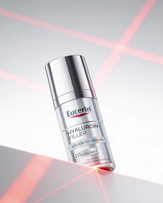 Eucerin Epigenetic rutina – bočica Hyaluron-Filler Epigenetic seruma s Epicelline® sastojkom.
