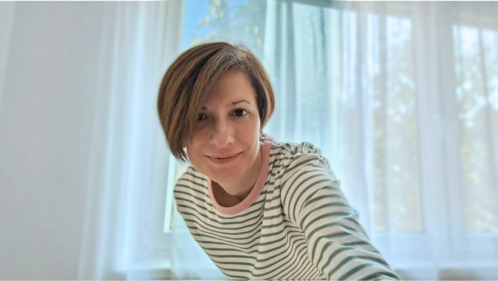 Katarina Solomun: „Priče se same grade kao Proustov kolačić madeleine“ Katarina Solomun intervju (autorica Tamara Modrić Zagorac) – portret književnice.